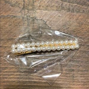 3/$15 Pearl Double Row Hair Clip